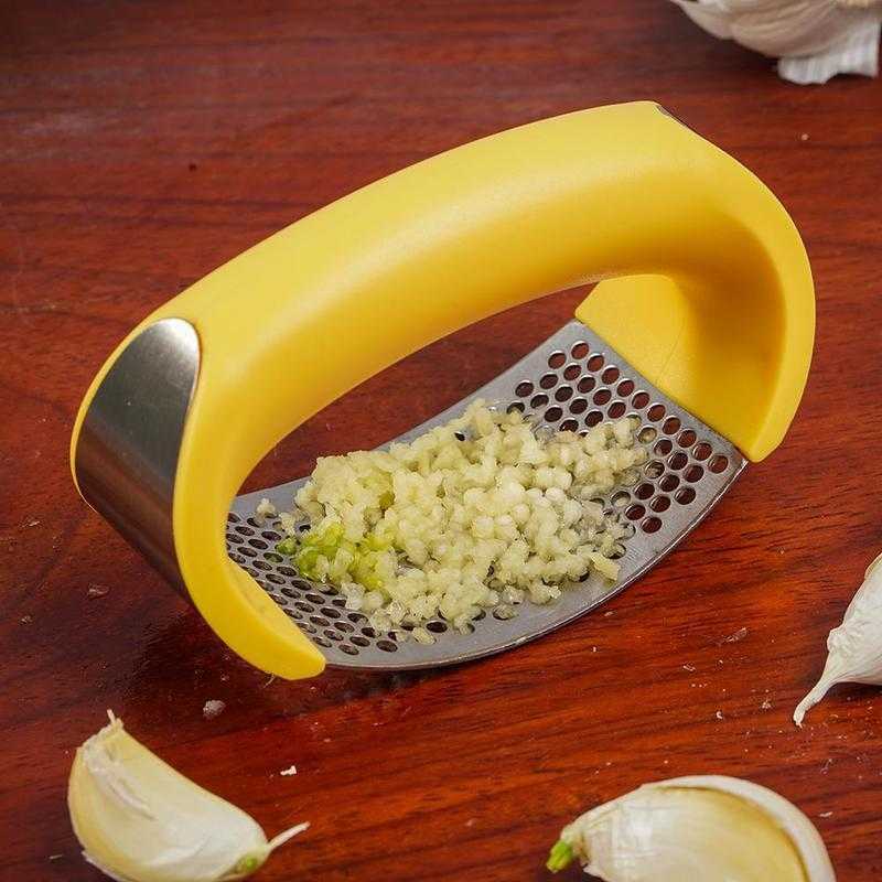 Stainless Steel Garlic Press – Heavy-Duty Rustproof Garlic Crusher....