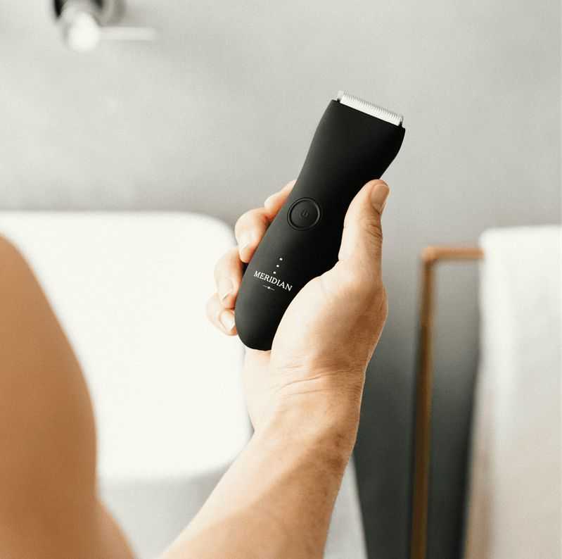 Waterproof Cordless Electric Body Hair Trimmer - Shower & USB Charge .