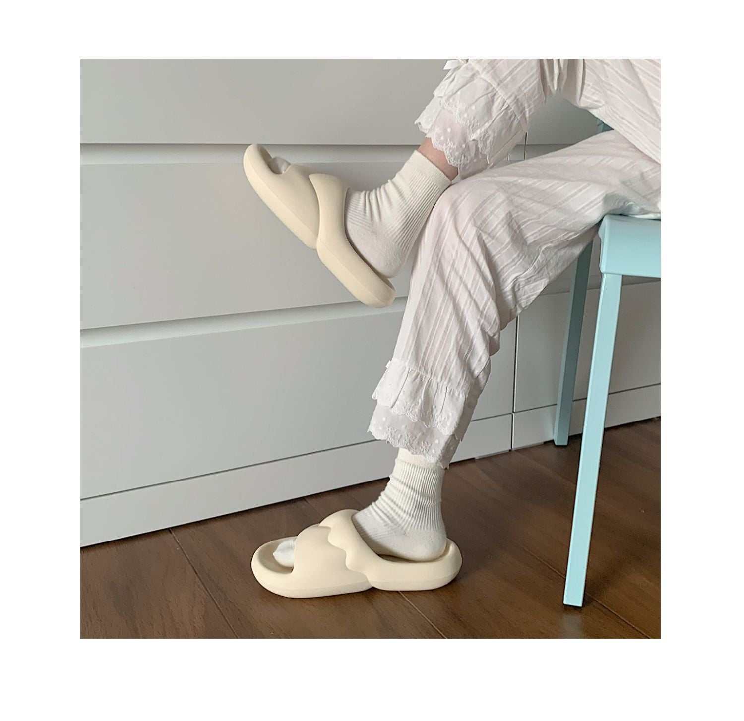Comfortable Home Slippers – Cozy Indoor House Shoes for Men & Women...