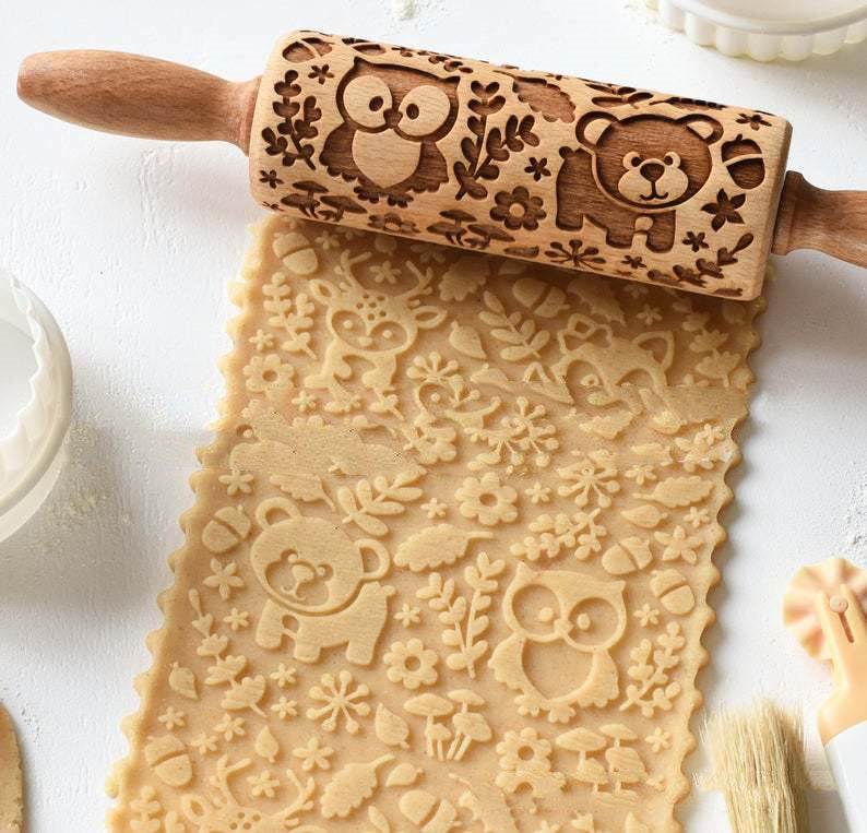 Christmas Cartoon Animal Head Dry Noodle Stick -- Safe Eating Gadgets.
