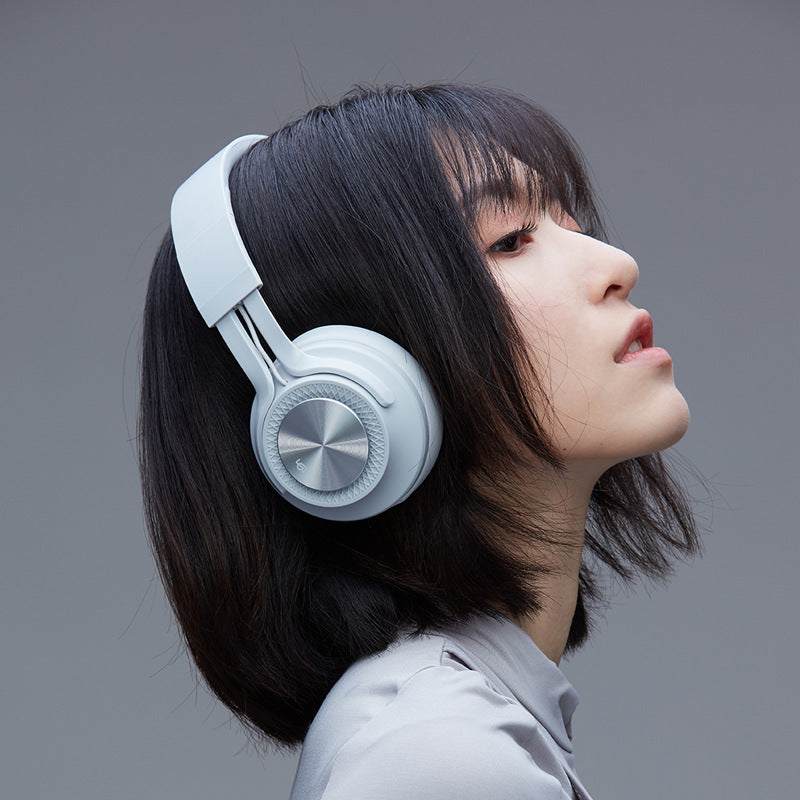 Sports Wireless Bluetooth Headset - Enjoy Seamless Connectivity.......