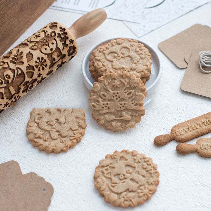Christmas Cartoon Animal Head Dry Noodle Stick -- Safe Eating Gadgets.