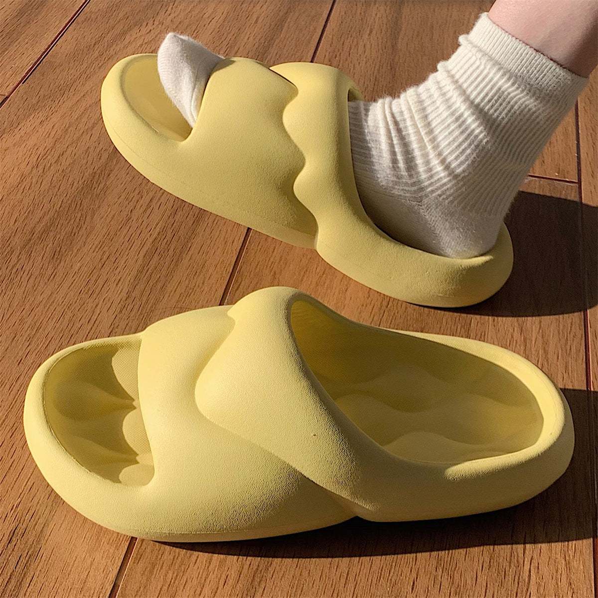 Comfortable Home Slippers – Cozy Indoor House Shoes for Men & Women...